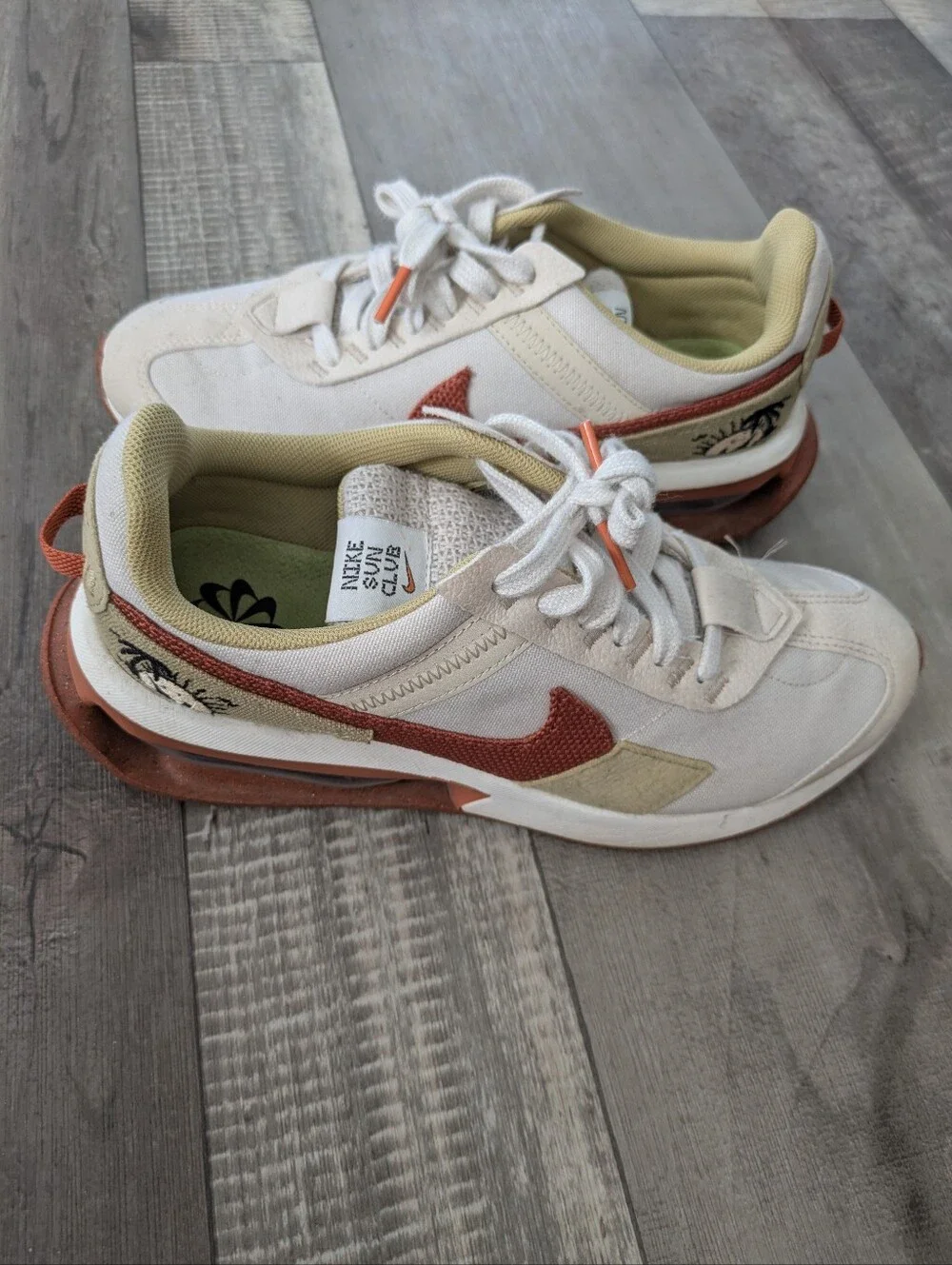 Nike Air Max Pre-Day SE Sun Club Low Top Light Orewood Brown Size 7 DM0037-100
